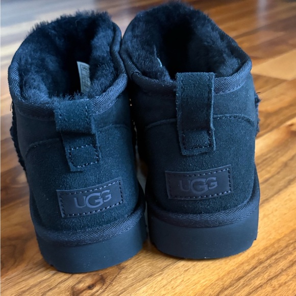 UGG Classic Ultra Mini, Size 9, NEW - Picture 6 of 16